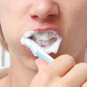 逼死强迫症系列 早上起床先喝水还是先刷牙